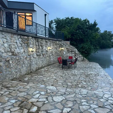 Villa H *