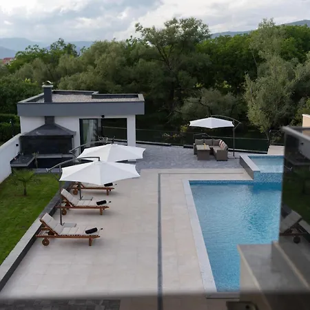 H Villa