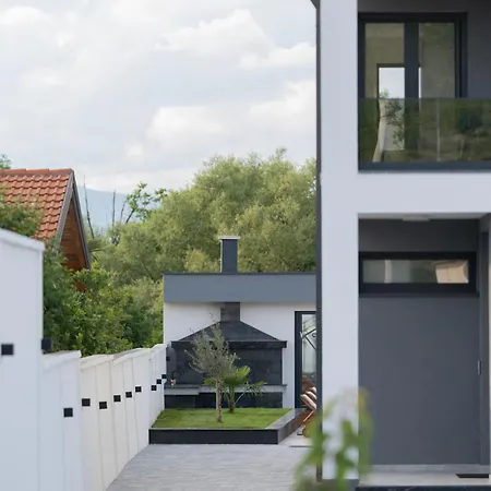 Villa H
