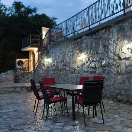 H Villa