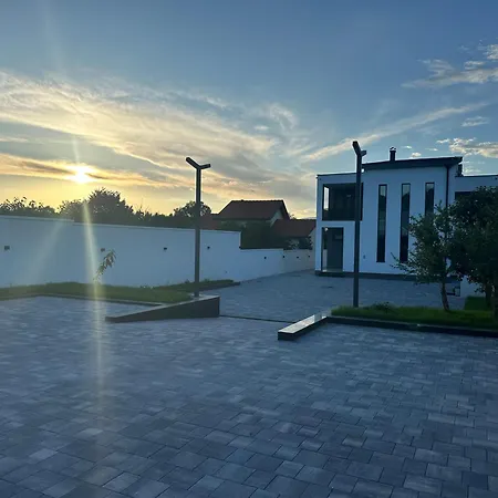 H Villa *