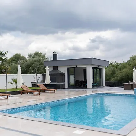 H Villa