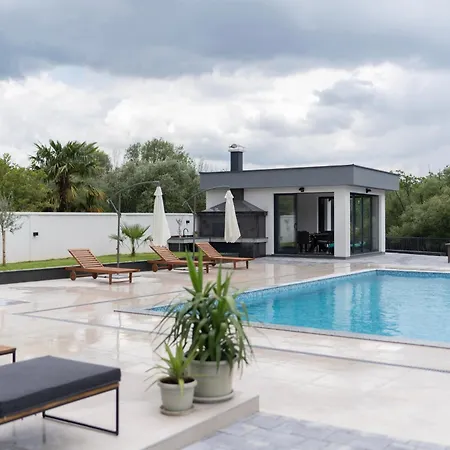 Villa H