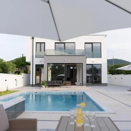 H Villa Blagaj