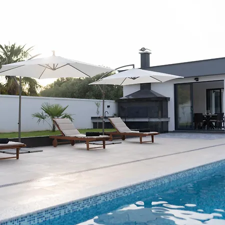 H Villa